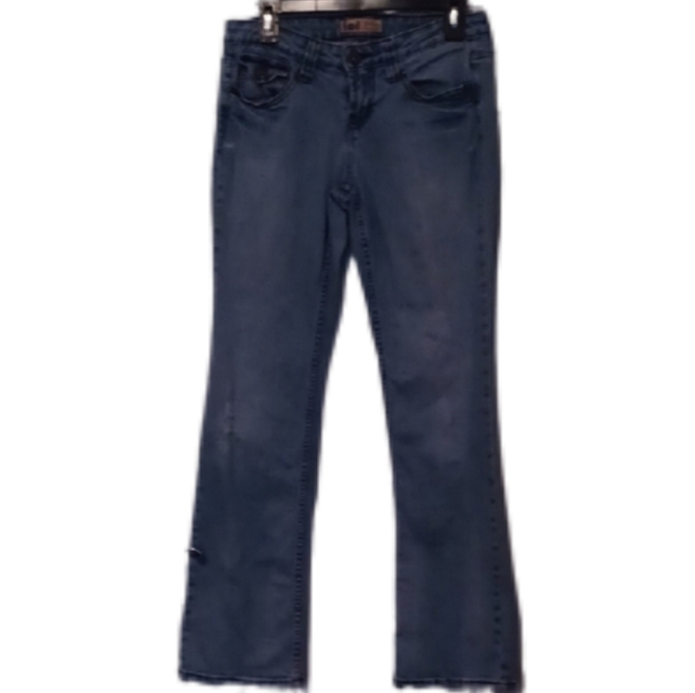 - lei Junior's Blue Jeans Size 7